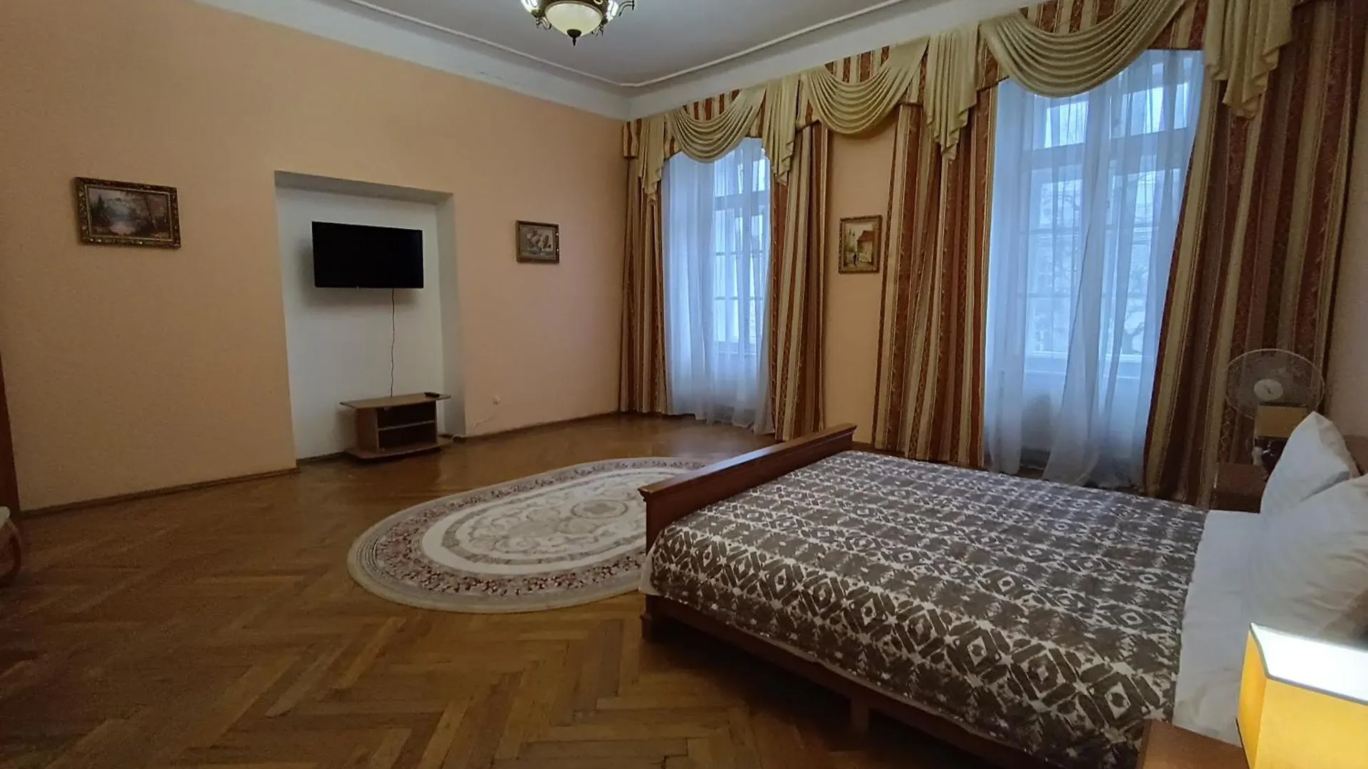 Apartment In Maria Zankovetska Theatre Lviv
